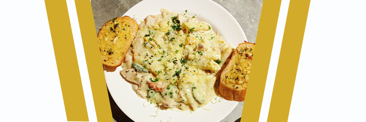 Pasta with garlic bread