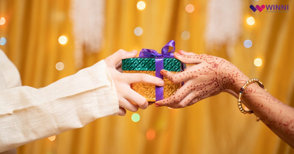 Rakhi Gifts - What to Give