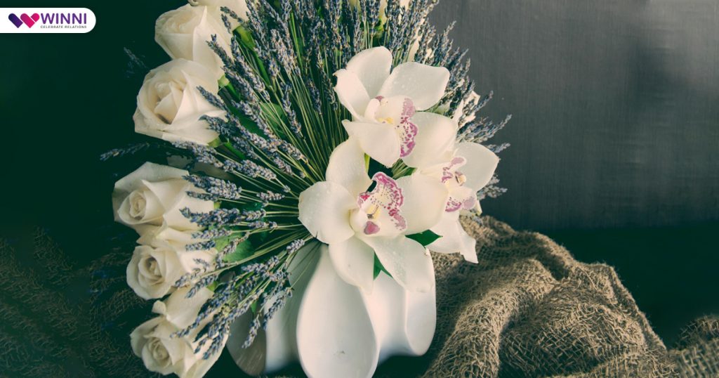 White and pink color flowers to say sorry